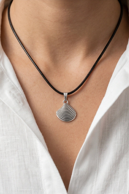 Silver Seashell Pendant Necklace
