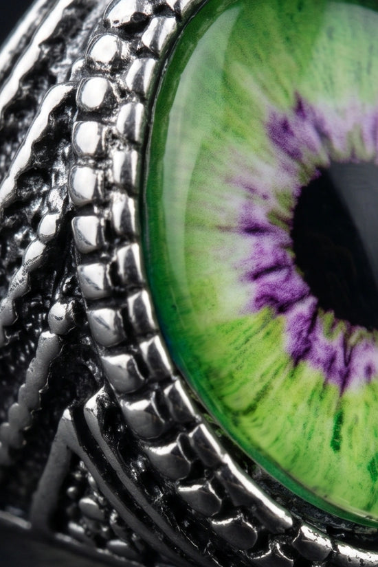 Vintage Sterling Silver Mythic Violet-Green Eye Ring