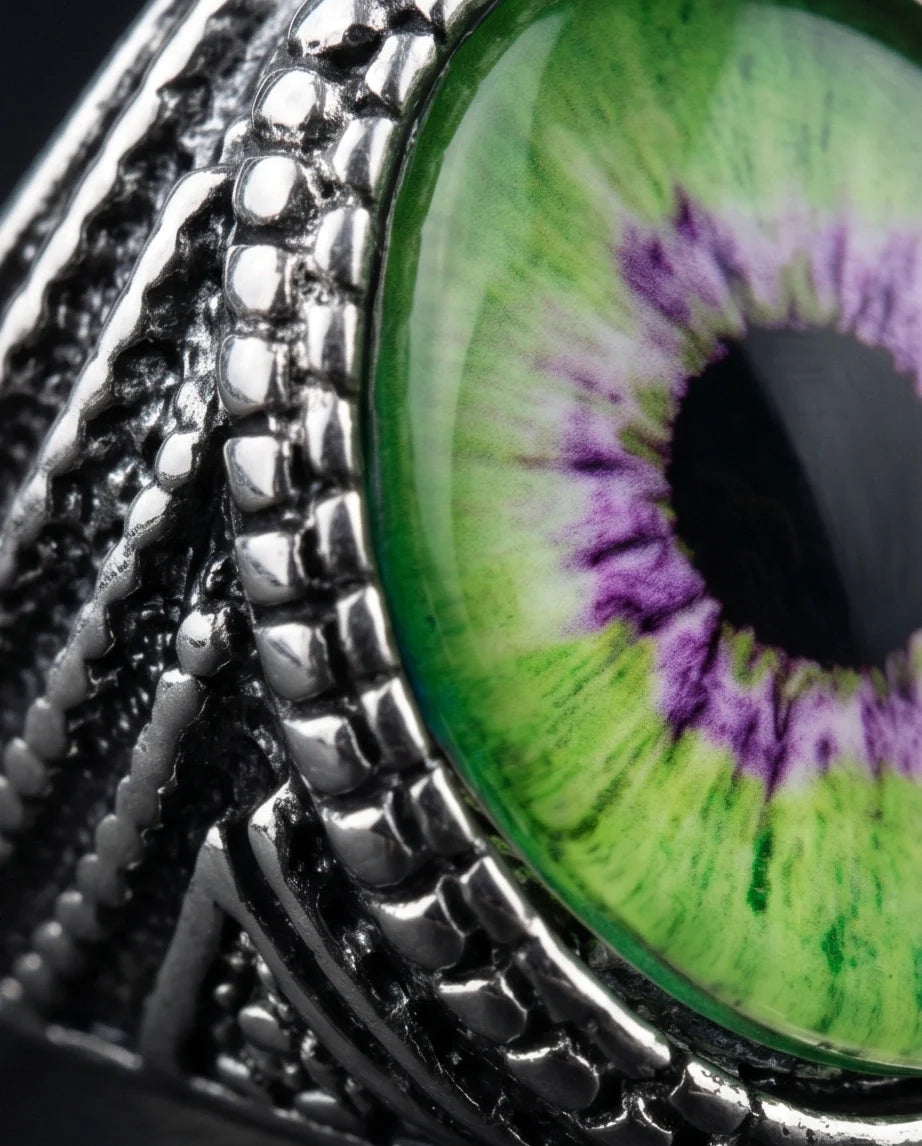 Vintage Sterling Silver Mythic Violet-Green Eye Ring