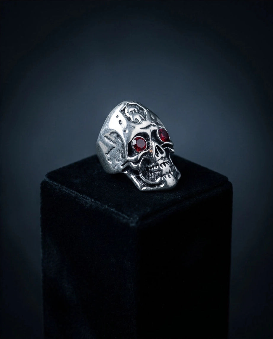 Crimson-Eyed Sculpted Skull Crest Ring