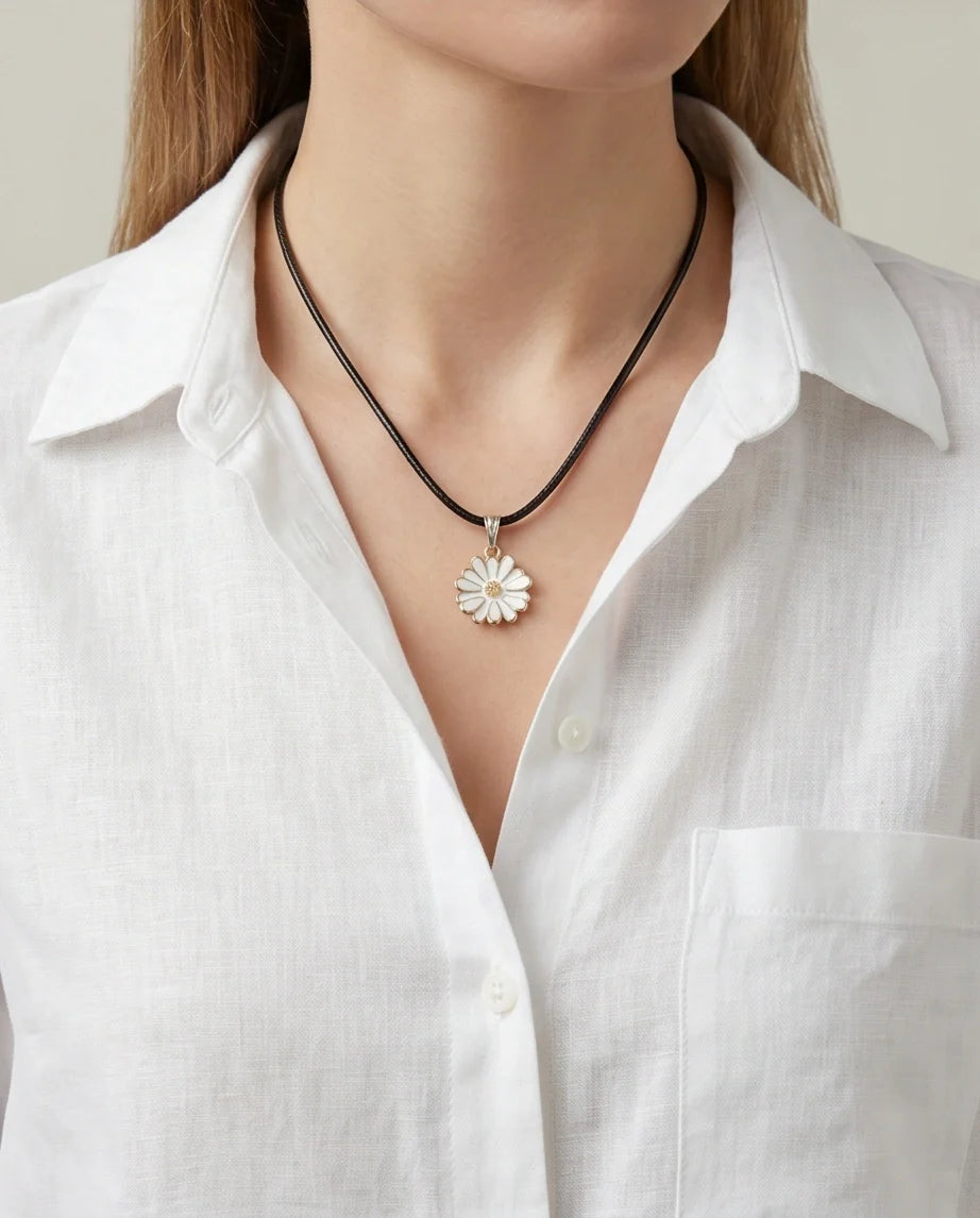 Gold and White Textured Daisy Necklace