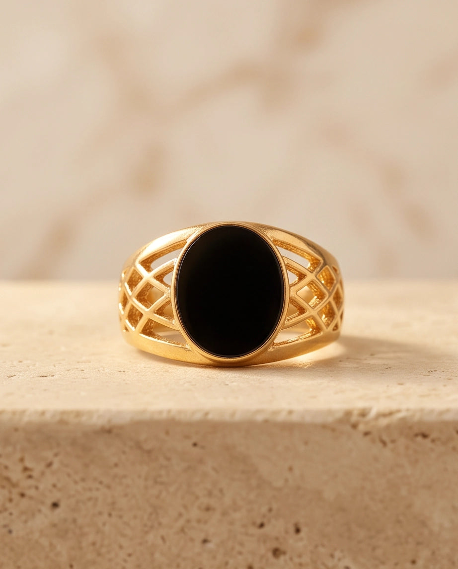 Onyx-Style Oval Cabochon Openwork Lattice Gold Ring