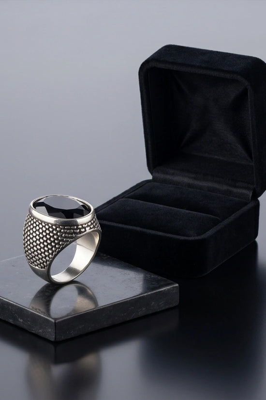 Imperial Onyx Mesh Signet Ring