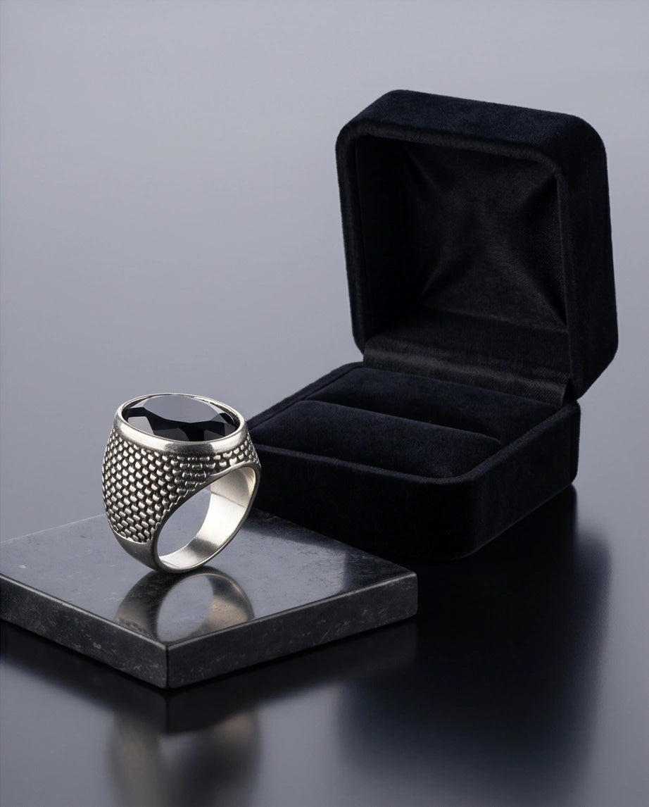Imperial Onyx Mesh Signet Ring
