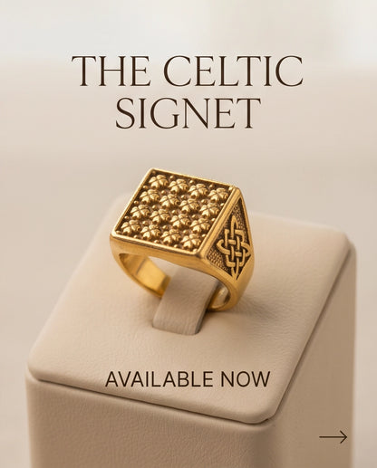 Clover Grid Gold Signet Ring