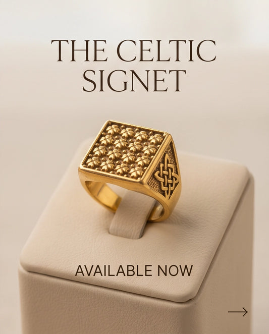 Clover Grid Gold Signet Ring