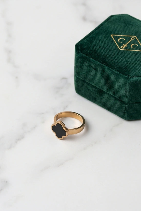 Golden Onyx Clover Minimalist Ring