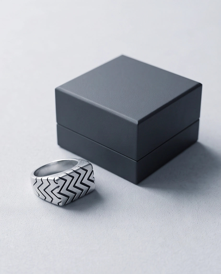 Geometric Zig-Zag Tire Tread Ring