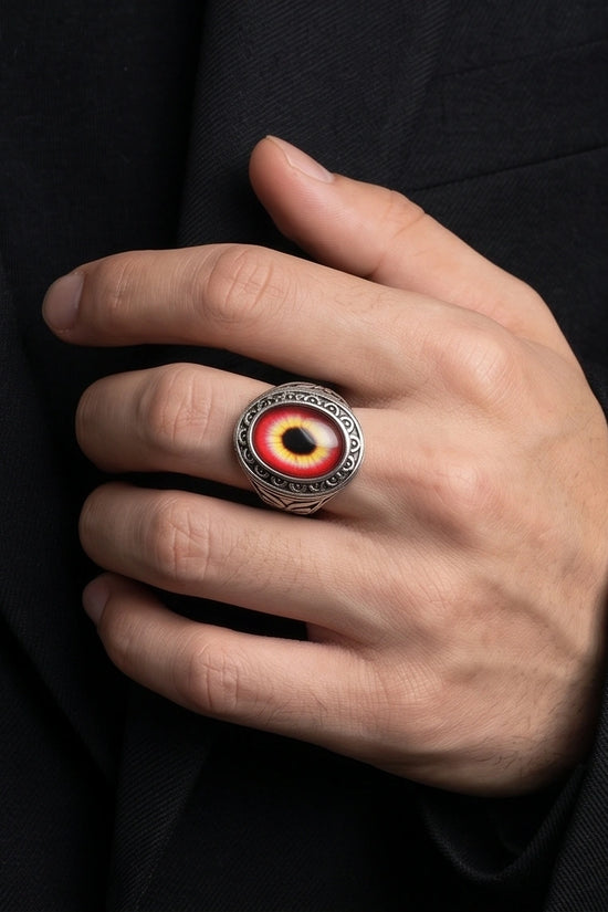Vintage Sterling Silver Fiery Crimson Dragon's Eye Ring
