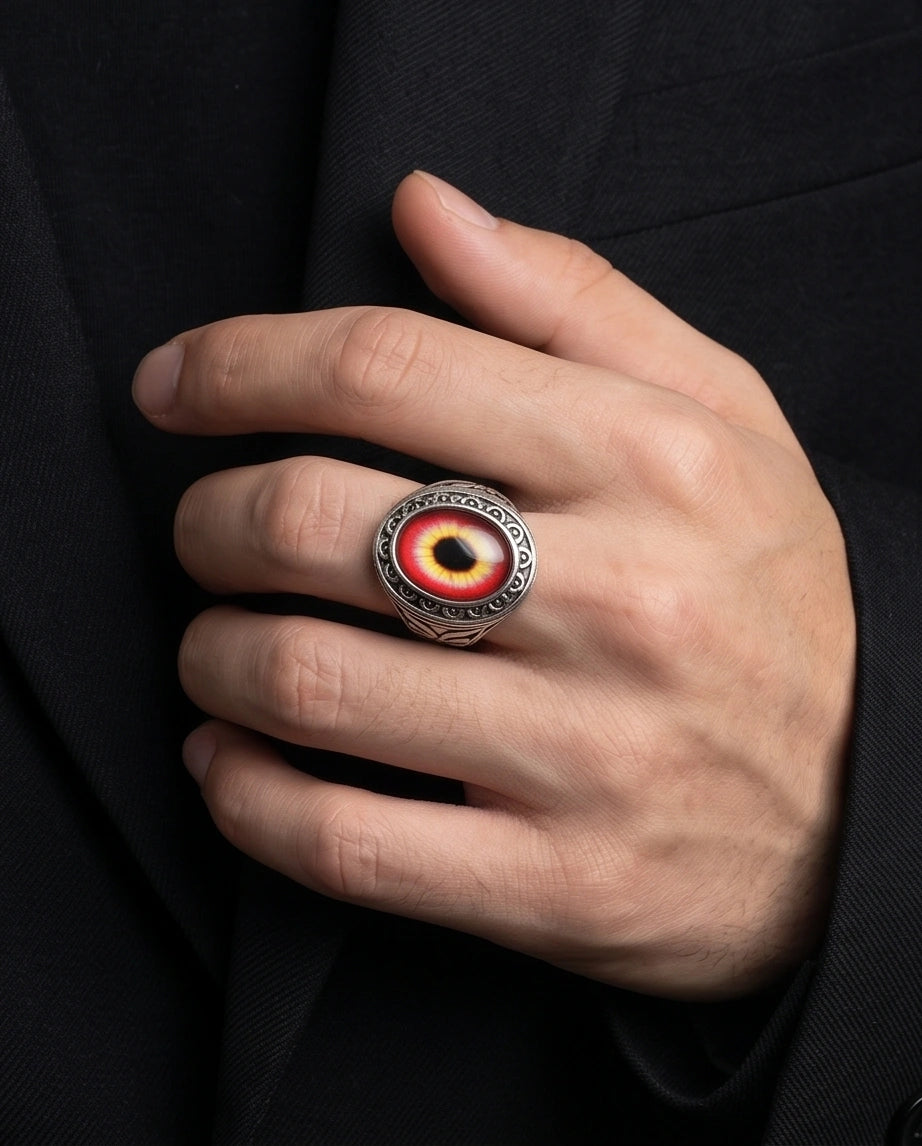 Vintage Sterling Silver Fiery Crimson Dragon's Eye Ring