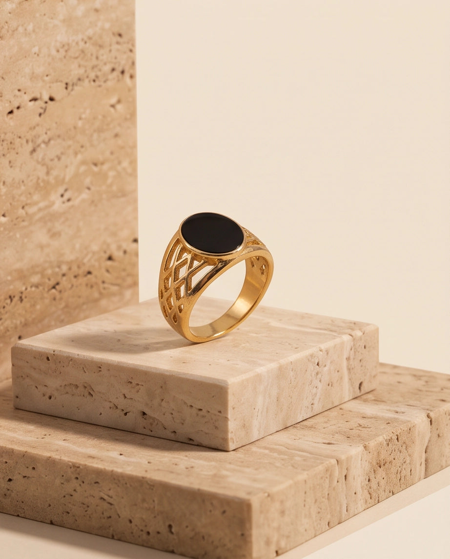 Onyx-Style Oval Cabochon Openwork Lattice Gold Ring