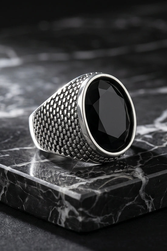 Imperial Onyx Mesh Signet Ring