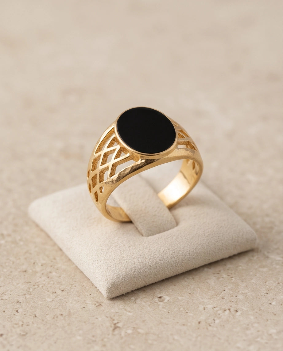 Onyx-Style Oval Cabochon Openwork Lattice Gold Ring