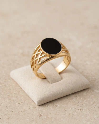 Onyx-Style Oval Cabochon Openwork Lattice Gold Ring