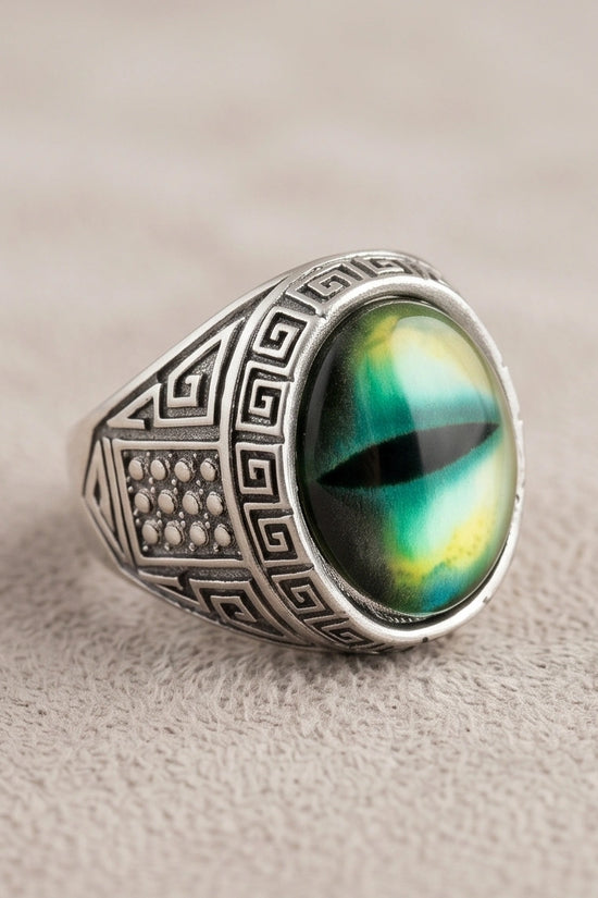 Vintage Sterling Silver Mythic Lime-Green Dragon's Eye Ring