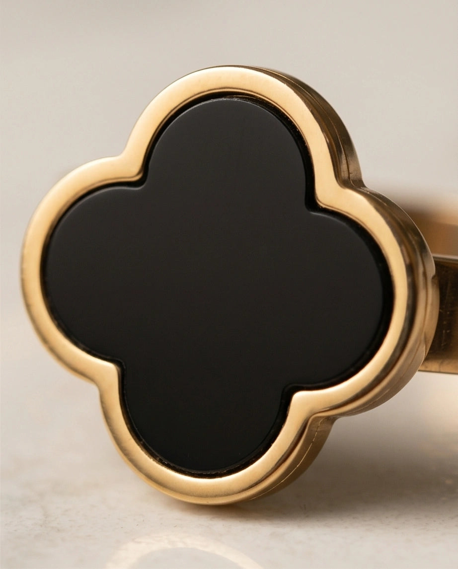 Golden Onyx Clover Minimalist Ring