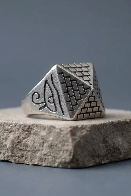 Vintage Sterling Silver Egyptian Pyramid Eye of Horus Ring