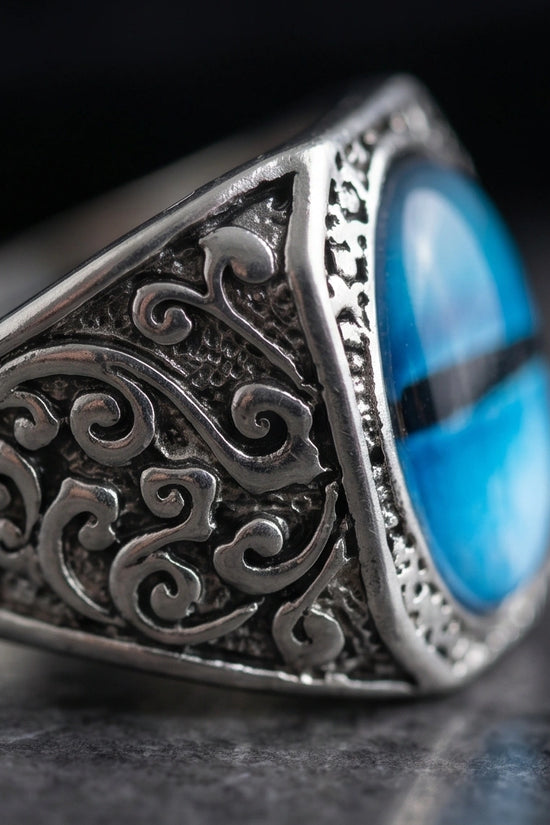 Vintage Sterling Silver Celtic Blue Eagle's Eye Ring