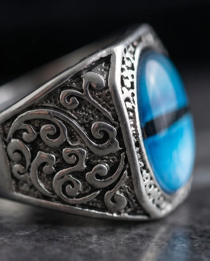 Vintage Sterling Silver Celtic Blue Eagle's Eye Ring