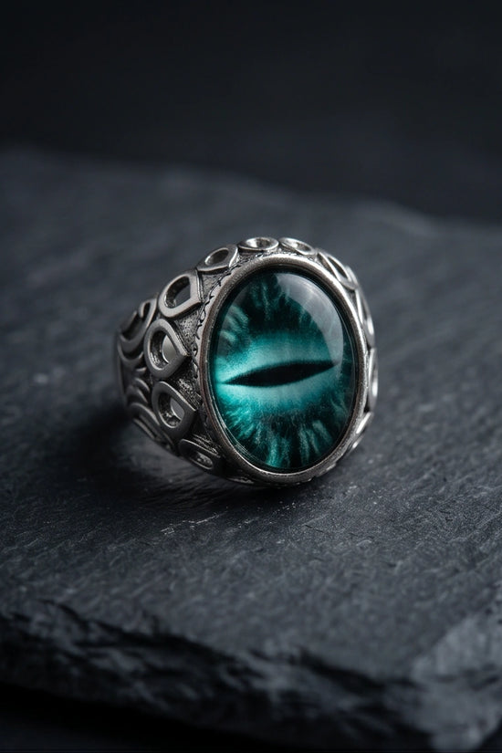Vintage Sterling Silver Gothic Deep Teal Dragon's Eye Ring