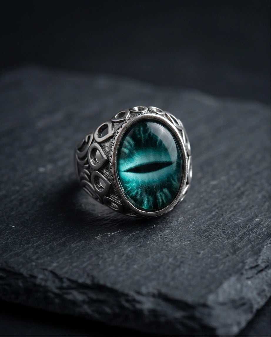 Vintage Sterling Silver Gothic Deep Teal Dragon's Eye Ring