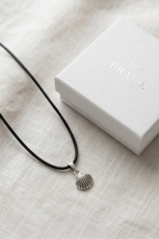 Silver Retro Scallop Seashell Necklace