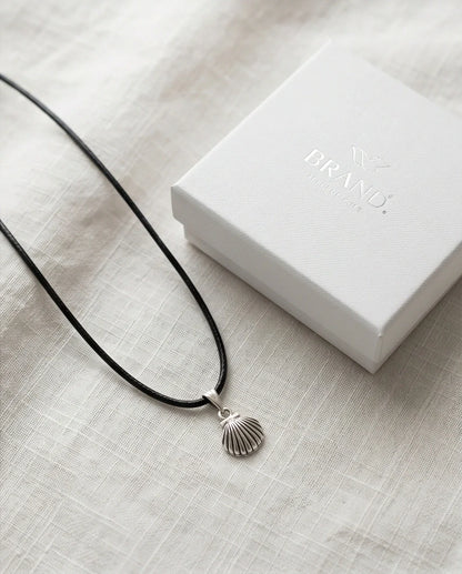 Silver Retro Scallop Seashell Necklace