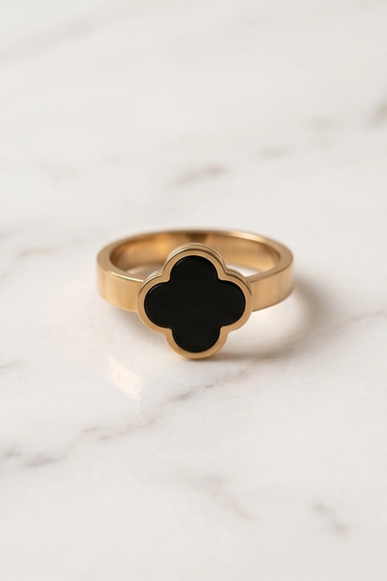 Golden Onyx Clover Minimalist Ring