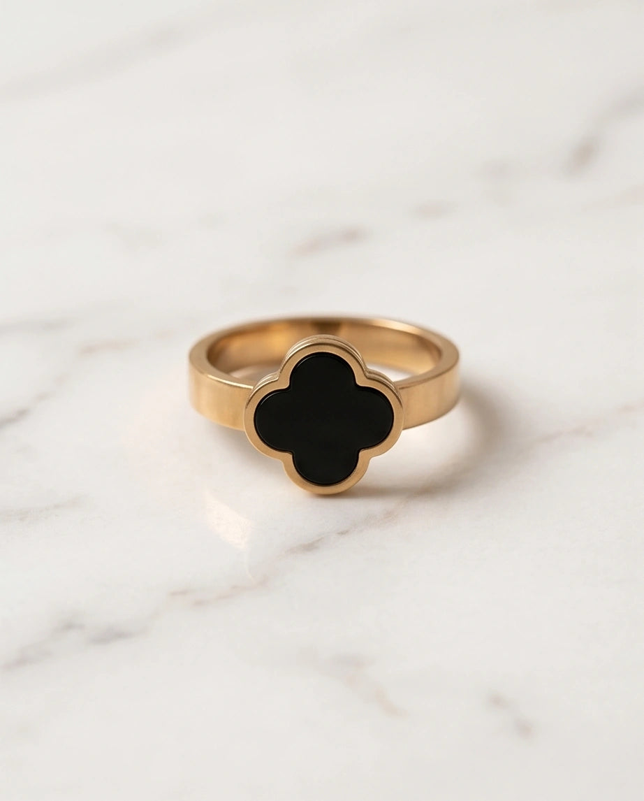 Golden Onyx Clover Minimalist Ring