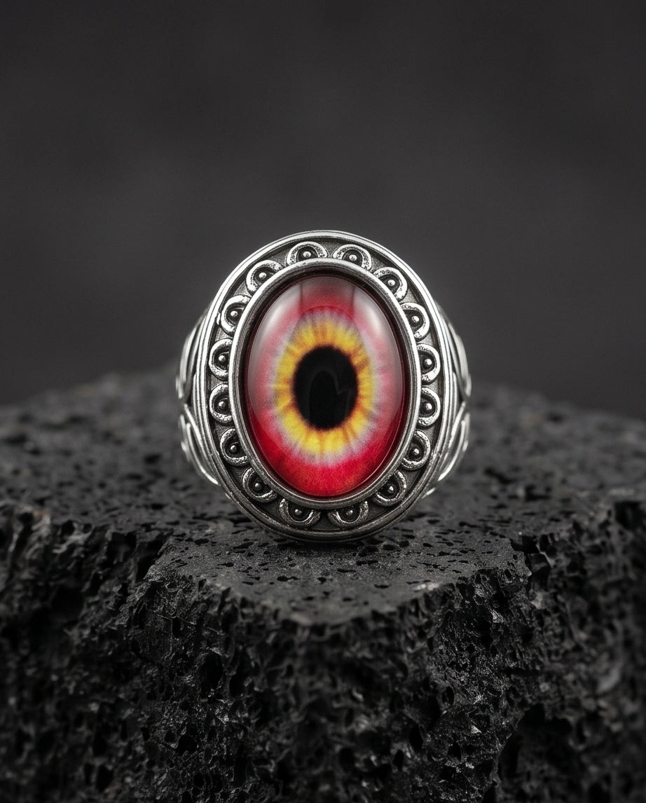 Vintage Sterling Silver Fiery Crimson Dragon's Eye Ring