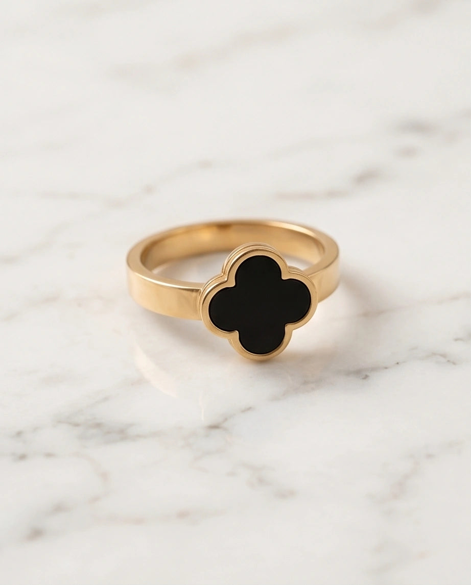 Golden Onyx Clover Minimalist Ring
