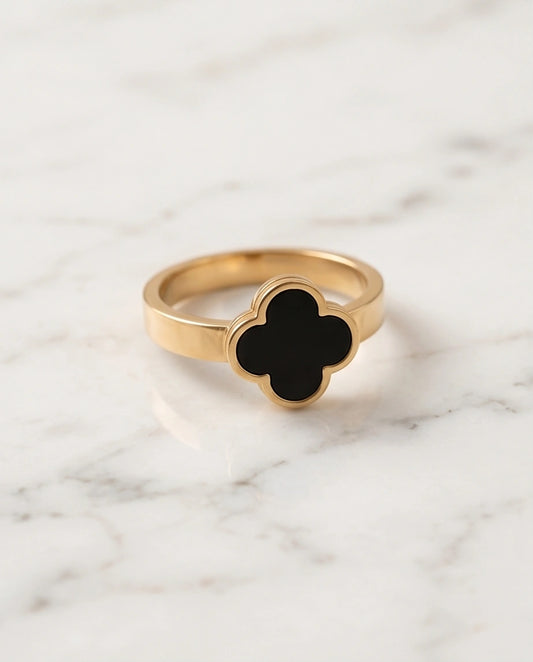 Golden Onyx Clover Minimalist Ring