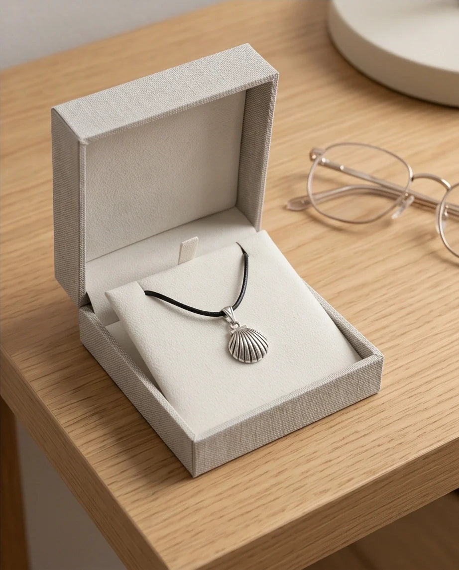 Silver Retro Scallop Seashell Necklace