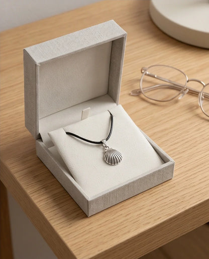 Silver Retro Scallop Seashell Necklace