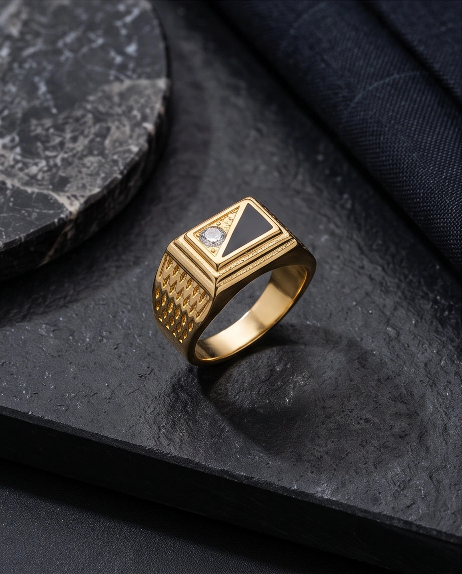 Split-Face Onyx & Clear Stone Diamond-Mesh Gold Ring