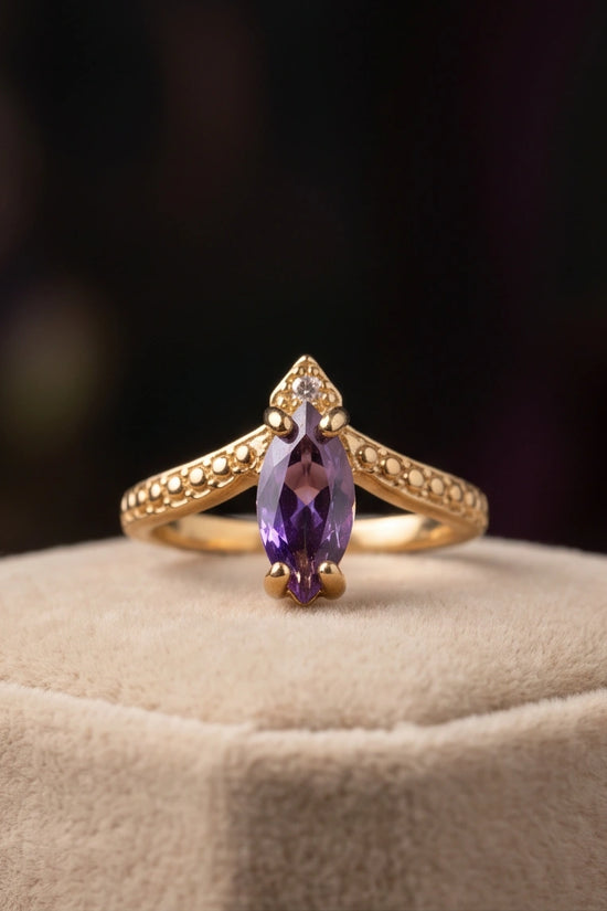 Vintage 14K Gold Marquise Amethyst Filigree Ring