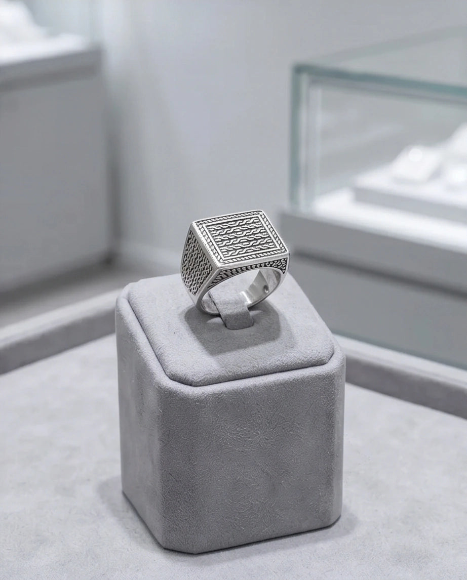 Vintage Sterling Silver Interlocking Lattice Signet Ring