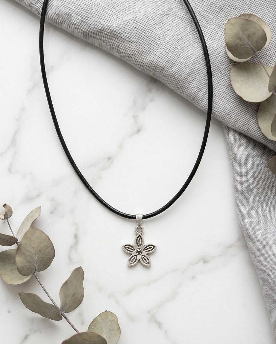 Silver Delicate Five-Petal Flower Necklace