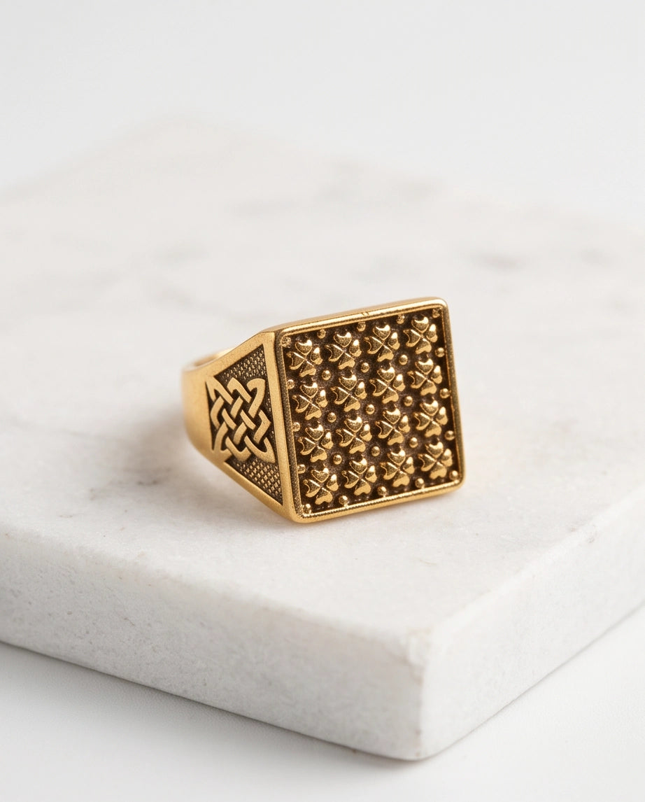 Clover Grid Gold Signet Ring