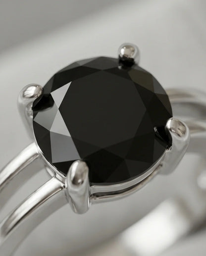 Sterling Silver Round-Cut Split Shank Black Onyx Ring