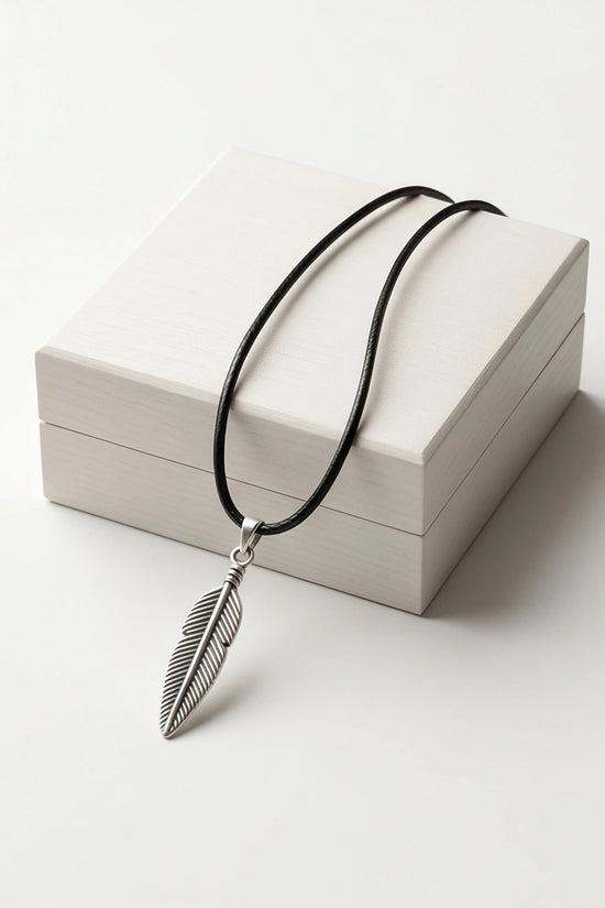 Silver Retro Feather Pendant Necklace