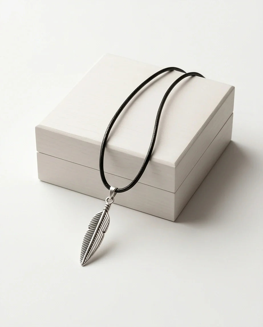 Silver Retro Feather Pendant Necklace