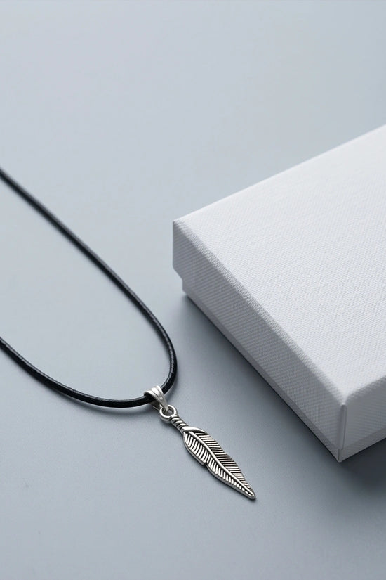 Silver Retro Feather Pendant Necklace