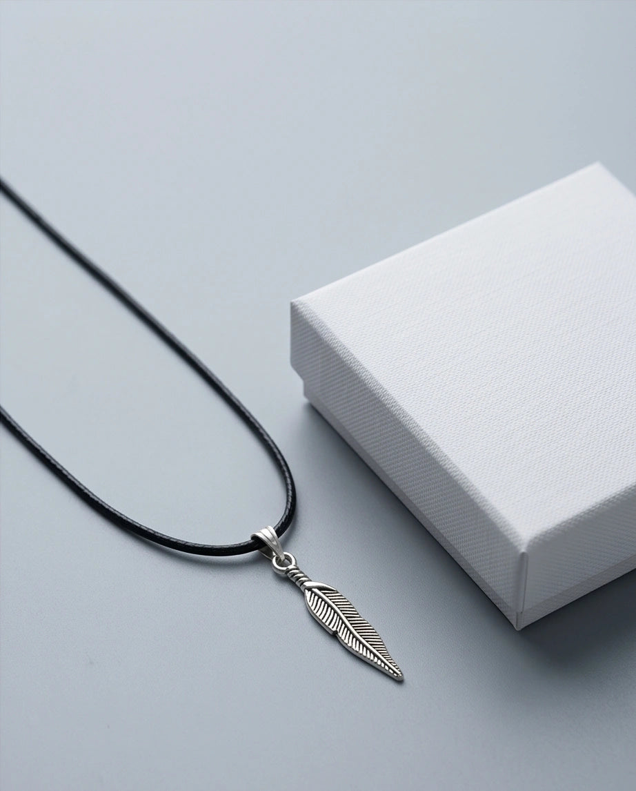 Silver Retro Feather Pendant Necklace