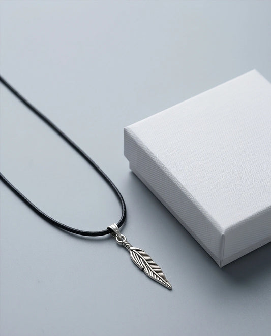 Silver Retro Feather Pendant Necklace