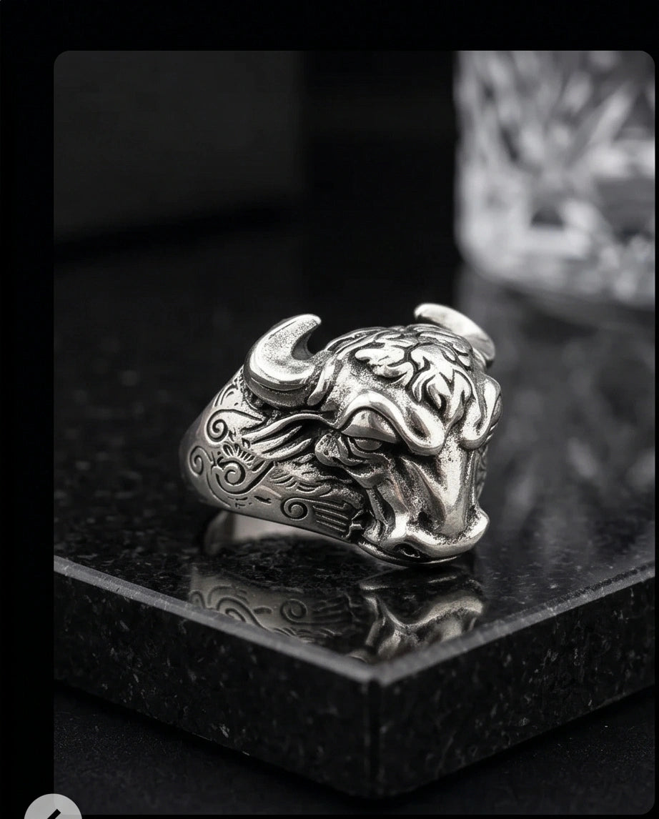 Vintage Oxidized Silver Bull Head Power Statement Ring