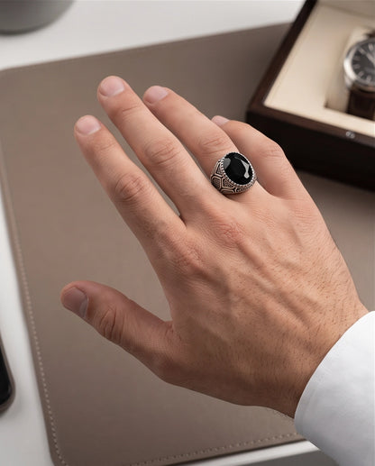 Black Gemstone Beaded Bezel Scale-Lattice Silver Ring