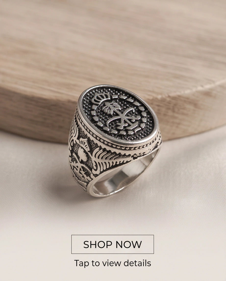 Royal Crest Stippled Signet Ring