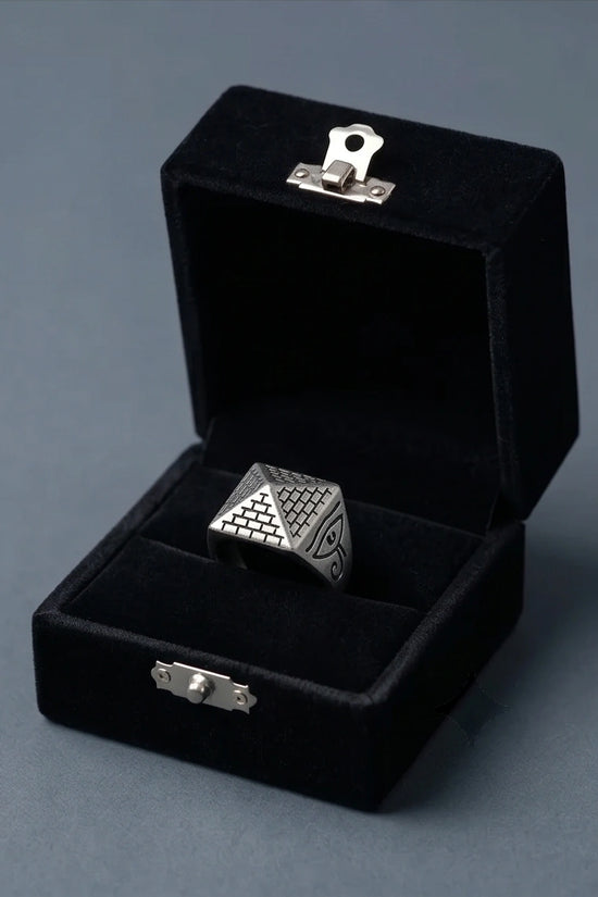 Vintage Sterling Silver Egyptian Pyramid Eye of Horus Ring