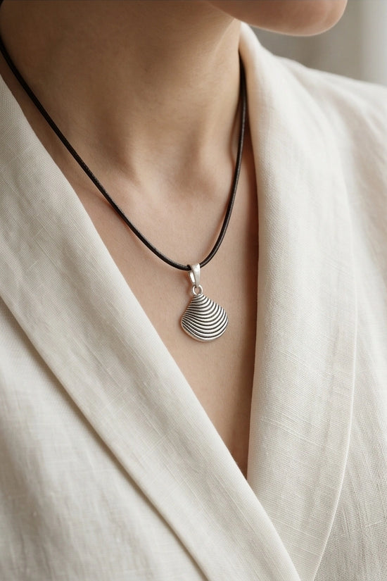 Silver Seashell Pendant Necklace